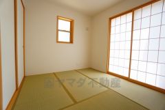 ＬＤＫに隣接する和室です。様々な使用用途で活躍しそうです。