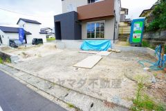 カースペース並列3台＾＾ご夫婦で1台ずつとご友人や急な来客があっても安心です＾＾