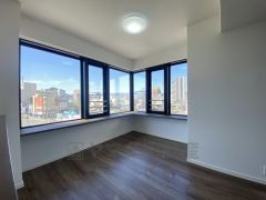 リビングはコーナーウィンドウ採用。視界が広がる開放的な空間設計にされています＾＾