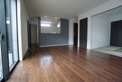 イオンモール福岡徒歩7分。スーパー徒歩5分。コンビニ徒歩4分。