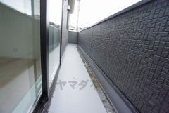 2部屋からの続きバルコニー。