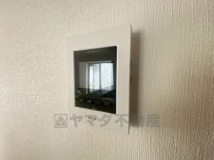 防犯性、セキュリティ対策に安心できるテレビモニター付きインターフォンです。セールスマン対策にもなり安心できます。