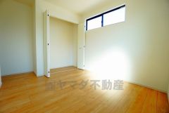 全居室に収納完備。下段を引き出し収納にするなど、空いたスペースを有効活用すれば収納力がグッと高まります。常に整理整頓されたお部屋は気持ちがいいです＾＾