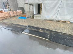 駐車スペースはゆとりある3台分を確保。マイカー用に、お客さま用に、余裕を持ってご利用いただけます。
