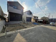 住人以外の車の進入も少なく、小さなお子様を持つご家庭にも安心です。