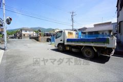 大型車の通行ほとんどがなく、騒音や振動が少ないので静かで快適な生活を送れます。