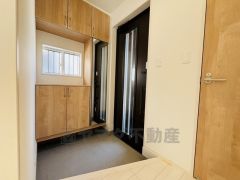 タッチキー採用の玄関。お買い物帰りで、両手がふさがってきても簡単に中に入れます＾＾