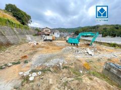 敷地面積91坪。お庭・WIC・パントリー・書庫・スタディカウンター。宇美駅まで徒歩3分のバス原田橋停から乗車9分。2面バルコニーで日当り風通し良好＾