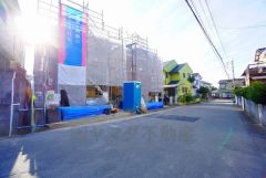 前面道路は公道北東側約6ｍ。幅広いため、車の離合や駐車がスムーズです＾＾