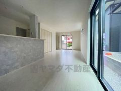 家族が集まる開放的なリビング。約17.2帖の大空間で毎日のお食事が楽しみです＾＾思い思いの時間を過ごしたり、家族みんなで食事をしたり、素敵な団らんの場になりますね。