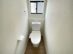 1階2階の2ヶ所にトイレがあるので、忙しい朝にもゆとりができますね。