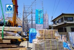 西鉄二日市駅・JR都府楼南駅まで徒歩10分。スーパー・コンビニまで徒歩5分。