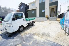 カースペースは4台確保＾＾ご夫婦で1台ずつとご友人の方や来客時に困りません＾＾西鉄バス「潤野橋」停まで徒歩6分＾＾