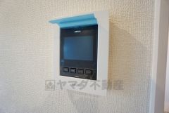 防犯性、セキュリティ対策に安心できるテレビモニター付きインターフォンです。セールスマン対策にもなり安心できます。