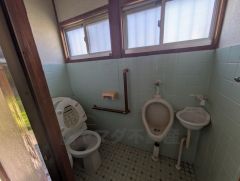 温水洗浄機付トイレです。