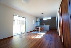 家族が集まる開放的なリビング。約18帖の大空間で毎日のお食事が楽しみです＾＾思い思いの時間を過ごしたり、家族みんなで食事をしたり、素敵な団らんの場になりますね。