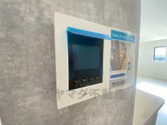 防犯性、セキュリティ対策に安心できるテレビモニター付きインターフォンです。セールスマン対策にもなり安心できます。