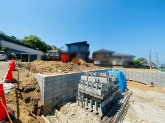 地下鉄福岡空港駅まで徒歩3分の西鉄バス片峰停から乗車13分。