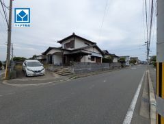 西鉄紫駅まで徒歩4分の西鉄バス高雄台前停から乗車8分。JR利用も可能。