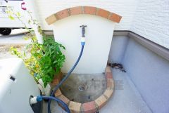 お庭には水道も完備してあるので、小さなお子様用のプールなど、大活躍すること間違いなし。ペットを飼われているご家族様にもオススメです＾＾