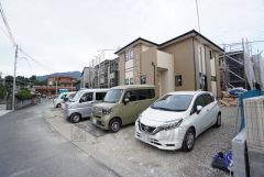 桜原小学校、宇美東中学校まで徒歩7分と通学が安心の距離です＾＾