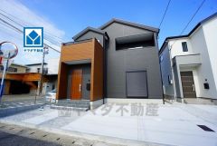 福岡空港駅まで徒歩5分西鉄バス日枝停から乗車11分。