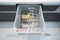 家事の時間が短縮できる食器洗浄乾燥機付。後片付けもラクラクです。