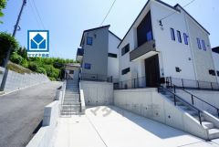 福岡空港まで徒歩5分バス金隈停から乗車13分＾＾コンビニ徒歩10分。