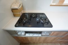 3口コンロなので、効率よく調理ができます。毎日のお料理が楽しくなりますね。