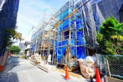 前面道路は南西側約4ｍ。交通量が少ないため小さなお子様がいるご家庭でも安心です＾＾