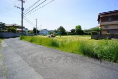 前面道路は東側4ｍ。交通量が少なく大型車はの通行もほとんどありません。渋滞はほとんどないため、時間を気にせず走行できます。