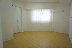 住む人のこだわりを活かすお部屋です＾＾日当たりがよく、寝室としての利用もおすすめ。