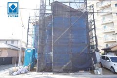 コンビニ・スーパーまで徒歩7分圏内＾＾周辺環境充実。春日公園まで車で約6分（1.8ｋｍ）