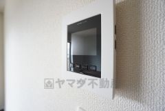 防犯性、セキュリティ対策に安心できるテレビモニター付きインターフォンです。セールスマン対策にもなり安心できます。