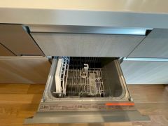 家事の時間が短縮できる食器洗い乾燥機付。億劫な後片付けもラクラクです。