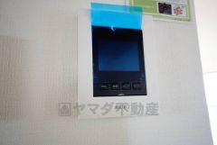 防犯性、セキュリティ対策に安心できるテレビモニター付きインターフォンです。セールスマン対策にもなり安心できます。