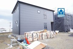 敷地面積58坪以上。WIC・インナーバルコニー有。飯塚市コミュニティバス「椿」停徒歩5分。通勤や通学に便利＾＾