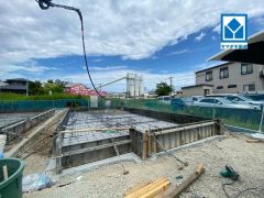 2号棟。水城小学校まで徒歩約8分（約550ｍ）。お気に入りの家具とインテリアでステキな部屋を作りましょう。