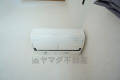 エアコンがあり夏の暑い日、冬の寒い日でもご家族がリビングに集まる快適な空間となります＾＾