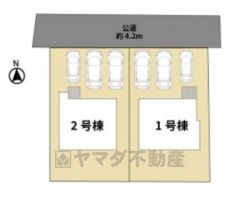 並列駐車3台分＾＾ご夫婦で1台ずつと急な来客が来ても困りません＾＾前面道路は4.2ｍ。