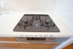 3口コンロなので、効率よく調理ができます。毎日のお料理が楽しくなりますね。