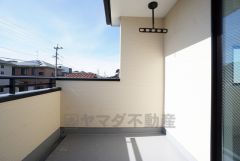 お洗濯物も気持ちよく干せそうです。 テーブルとイスを置いてカフェタイムや日光浴、星を眺めたりも良いですね^^