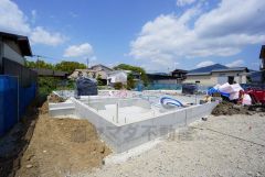 ＪＲ香椎線「宇美」駅まで徒歩8分＾＾通勤やおでかけに便利＾＾宇美小学校まで徒歩約4分＾＾宇美中学校まで徒歩約5分＾＾