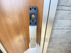 かざすだけで開閉できる、タッチキー採用の玄関。お買い物帰りで、両手がふさがってきても簡単に中に入れます＾＾