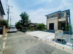 太宰府ICまで車で約9分。遠出のお出かけに便利＾＾小学校まで徒歩7分。西鉄天神大牟田線「都府楼前」駅まで徒歩14分＾＾