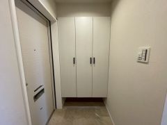たっぷり収納できるシューズボックスです。家族全員の靴を収納して、玄関をキレイに保てそうです＾＾