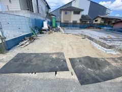 並列で2台分の駐車スペースを確保＾＾マイカー用に、お客さま用に、余裕を持ってご利用いただけます。