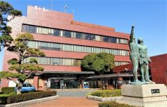志免町役場