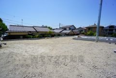 カースペースは停めやすい並列駐車3台。間口も広く駐車がスムーズ＾＾