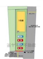 カースペースは4台分を確保。並列駐車でお車をスムーズに停めることが出来ます＾＾ 角地で前面道路東側は5.37ｍ、南側は3.55ｍです。